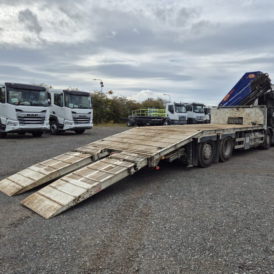 Scania P500 8×2 Cheesewedge Crane Truck
