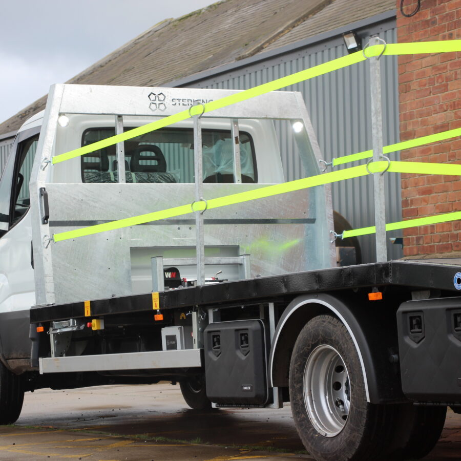 Iveco 7.2T 4×2 with Miniload Beavertail