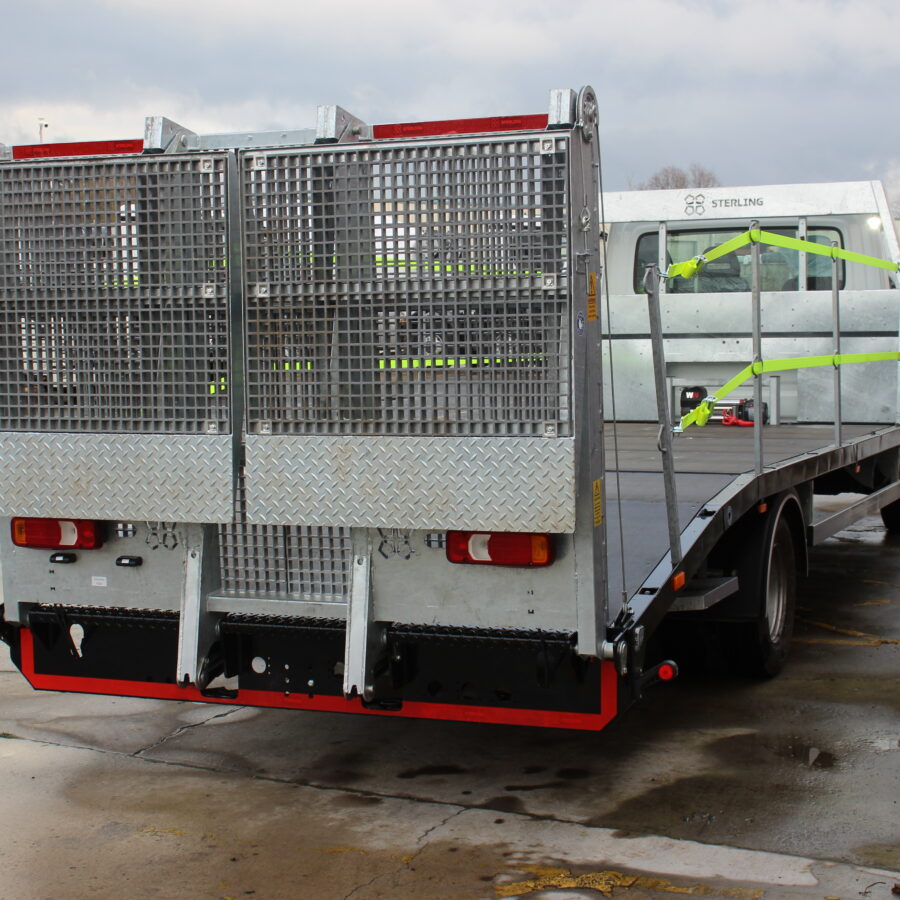 Iveco 7.2T 4×2 with Miniload Beavertail